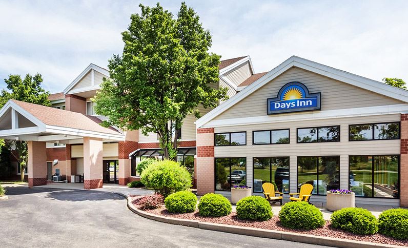 Days Inn & Suites